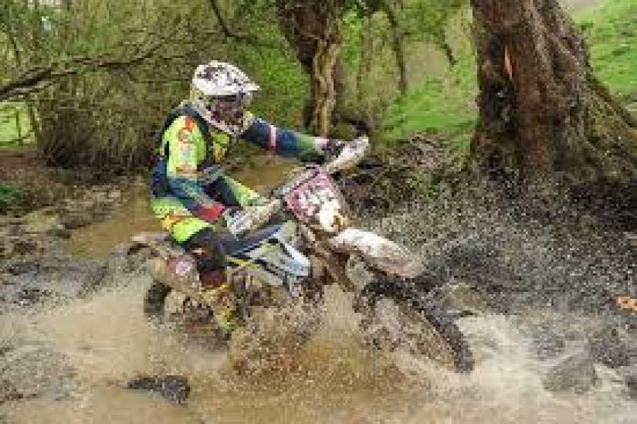 Who are the top female motorbike racers?